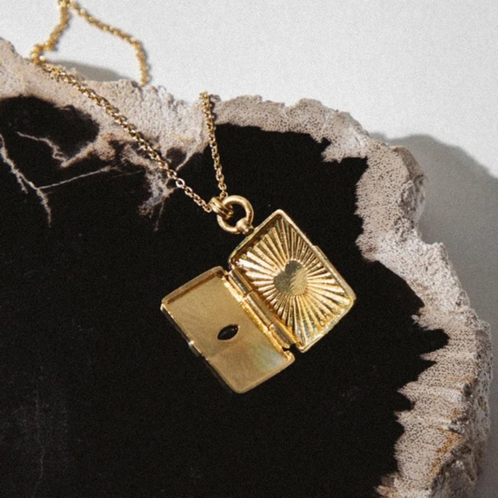 New 18K Gold Vermeil Meri Locket Evil Eye Talisman Necklace - Picture 2 of 6